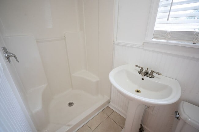 Photo - 1015 Avondale Ave SE