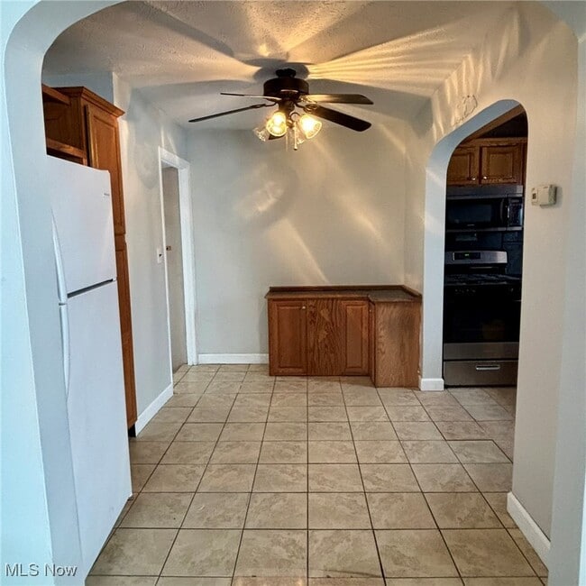 Photo - 35 E Faith St