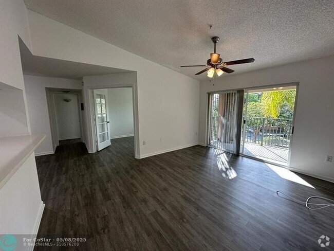 Building Photo - 4844 N State Rd 7 Rental