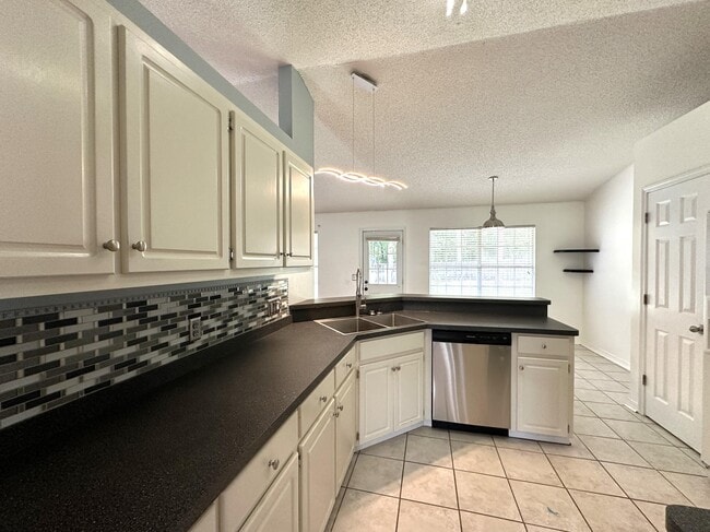 Photo - 139 Steeplechase Dr