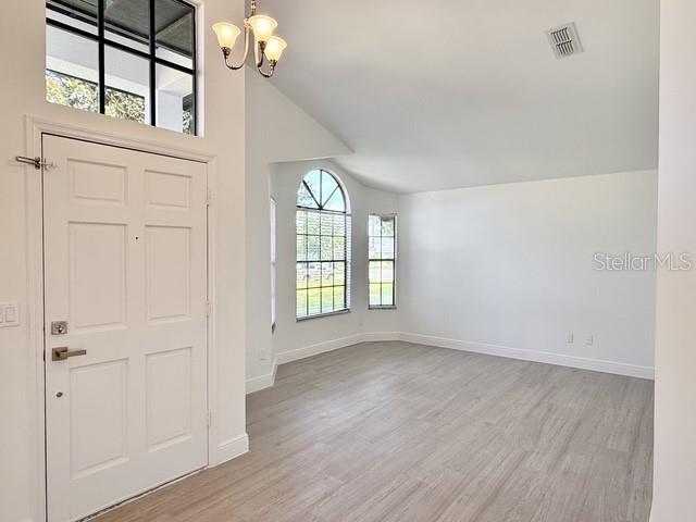 Photo - 553 Walnut Grove Pl