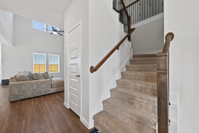 Photo - 3025 Waxwing Dr