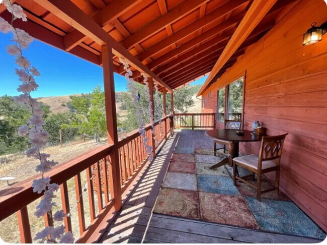 Photo - 539 Hatfield Dr