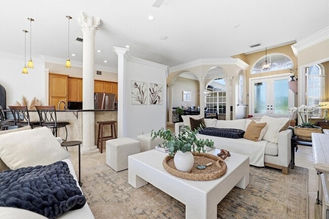 Photo - 1350 Pampas Way