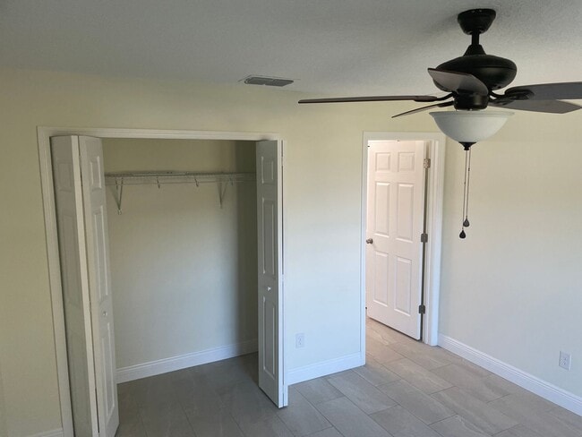 Photo - 3 bedroom 2 bath with patio , 1 car garage -