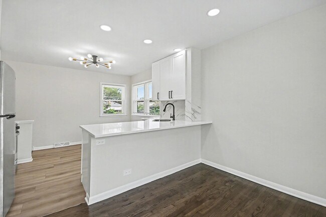 Photo - 811 East End Ave