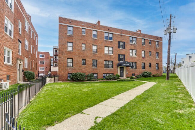 Photo - 613 Hamlin St NE Unit 11