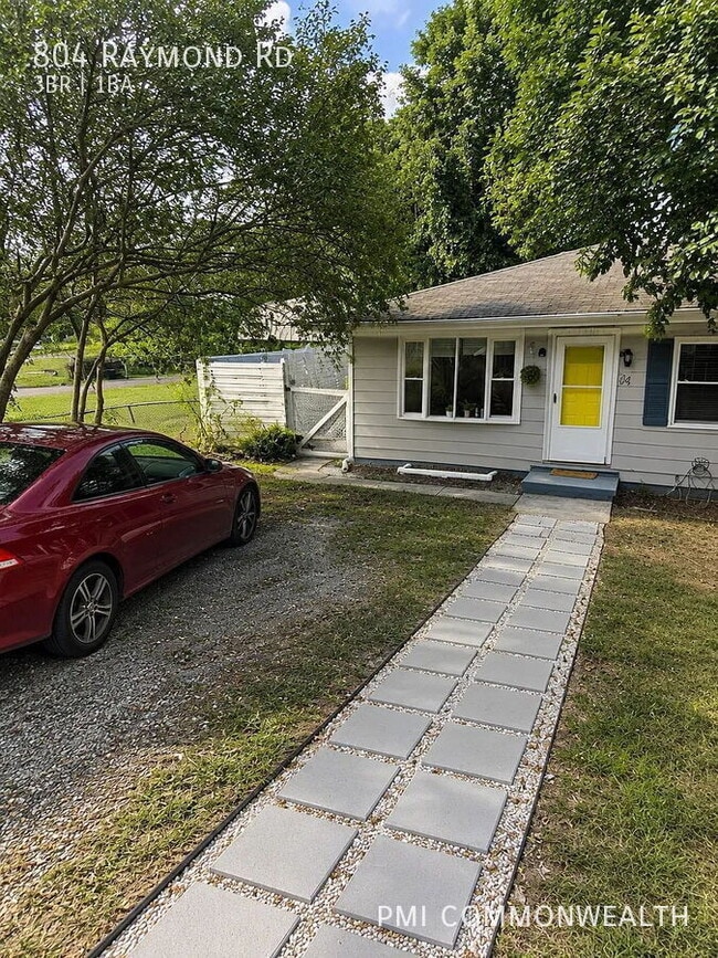 Building Photo - 804 Raymond Rd