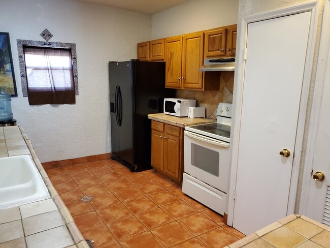 Photo - 613 El Prado Unidad A