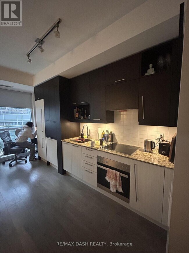 Photo - 199 Richmond St W Unit 613