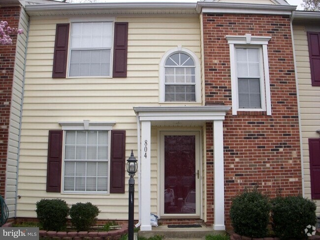 Building Photo - 804 Wind Ridge Dr Rental