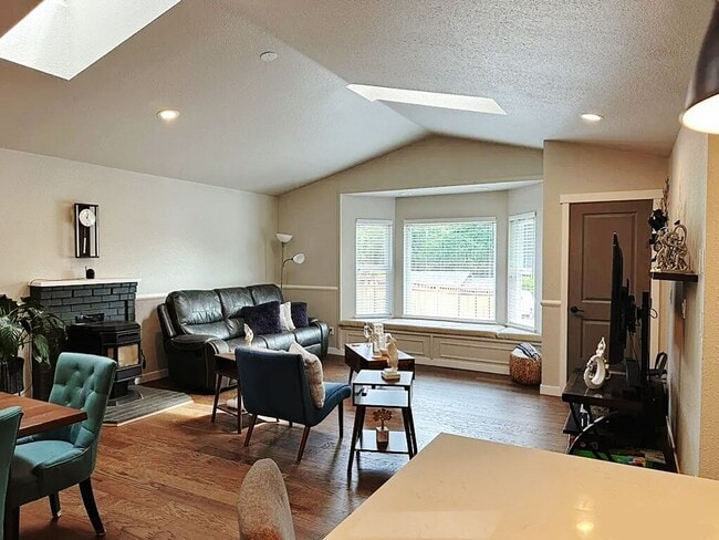 Photo - 4529 Crescent Ave