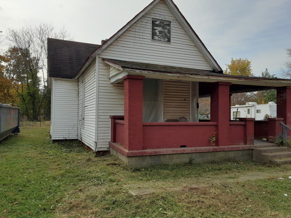 Photo - 143 E Griffith St