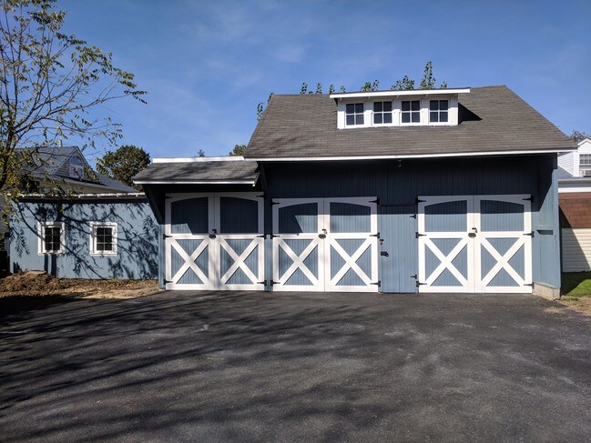 Photo - 209 E Union St