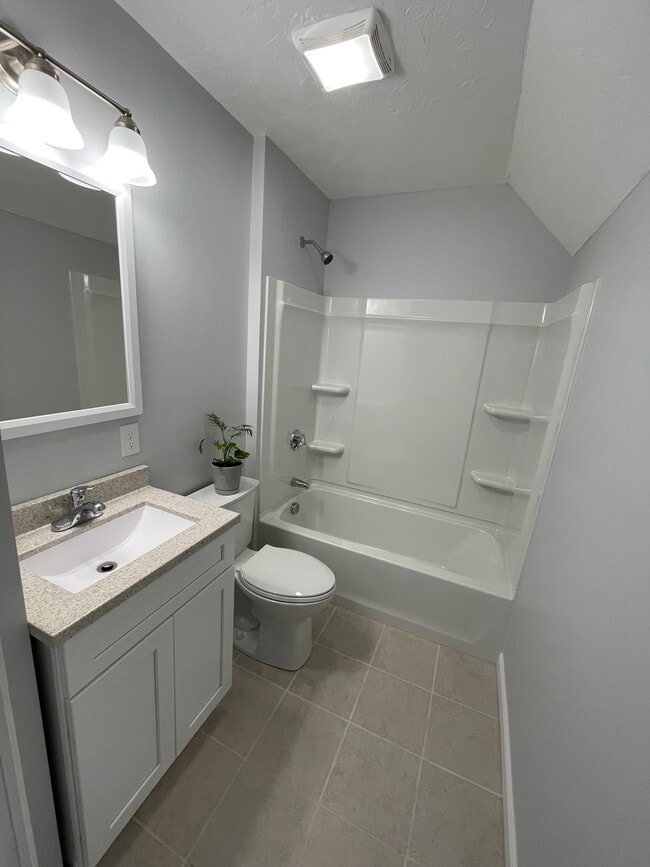 Photo - 64 Whipple St Unidad 2