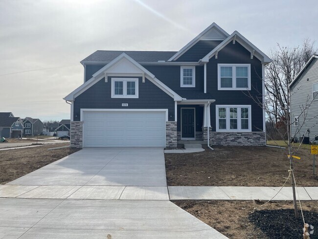 Building Photo - Four Bedroom Home in Portage