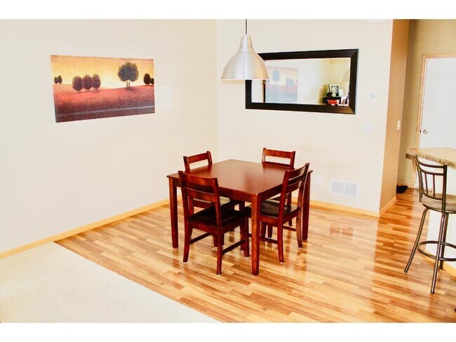 Photo - 3Bed*2.5Bath plus loft*1767SqFt. Great Ame...