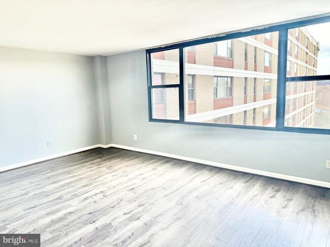 Photo - 4600 Duke St Unidad 1312