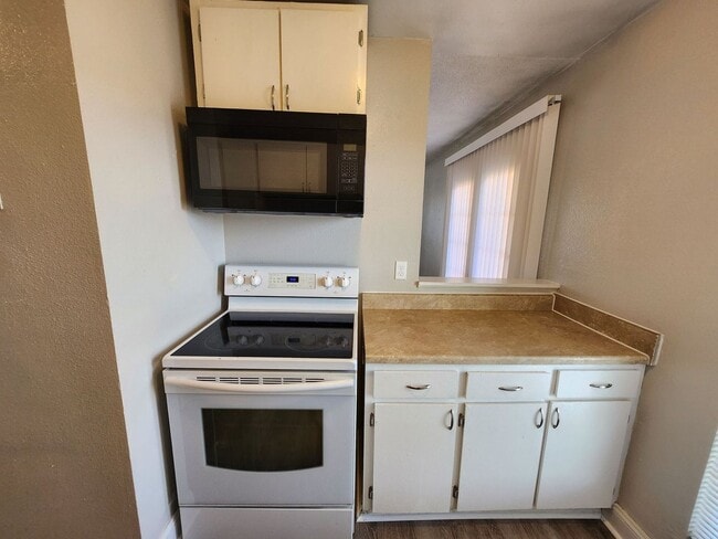 Photo - 4420 Loomis Ave Unit 4