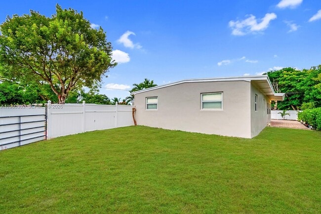 Photo - 3137 SW 15th St