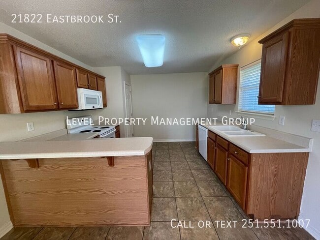 Photo - 21822 Eastbrook St