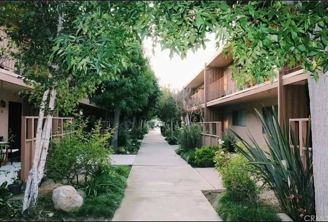 Photo - 14903 S Normandie Ave Unidad 115