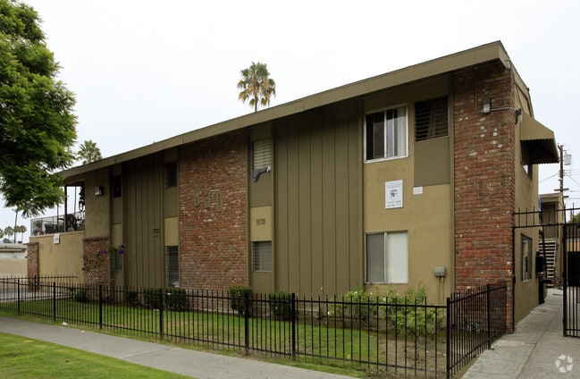 Building Photo - 331 East Wakefield Avenue