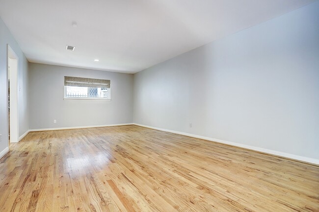 Photo - 5312 Buffalo Speedway