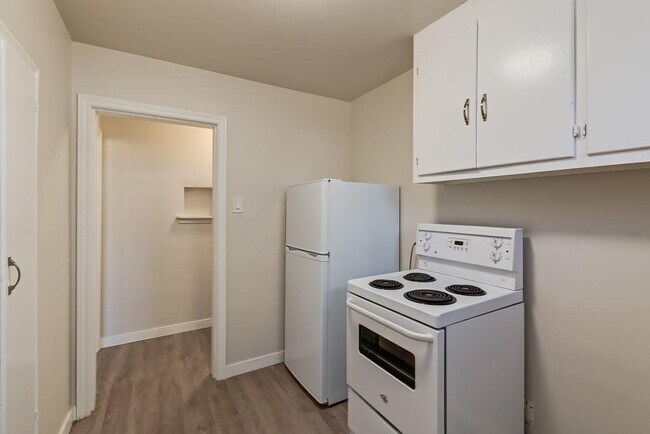 Photo - Simon's Court