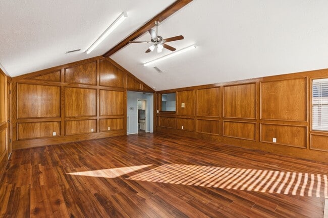 Photo - 14819 Walbrook Dr