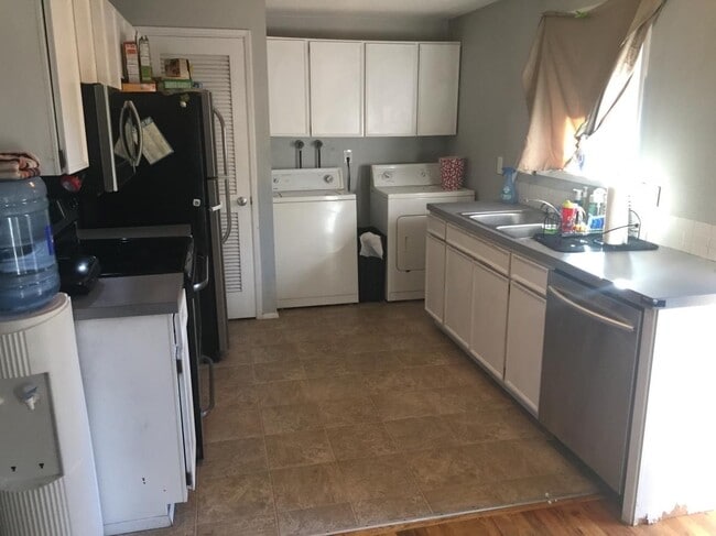 Photo - 2308 Maple Ln