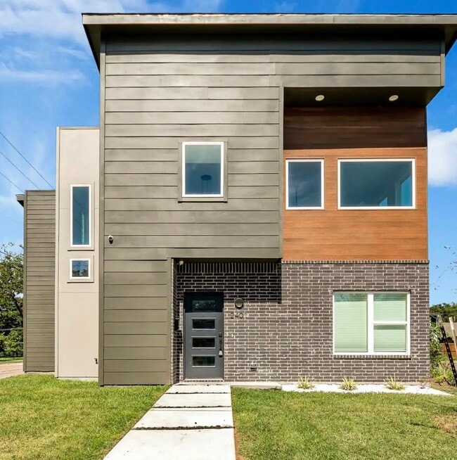 Photo - 2401 Pennsylvania Ave