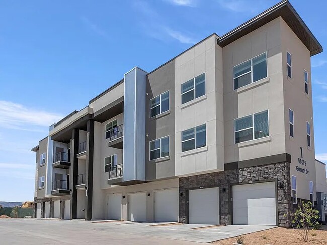 Photo - 5801 S Garnet Dr Unit 7302