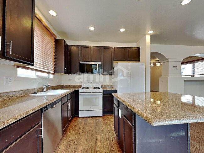 Photo - 18139 W Smokey Dr