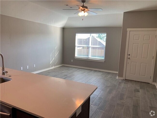 Building Photo - Netzel Properties, LLC - 601 (AN*) Unit 601 A Rental