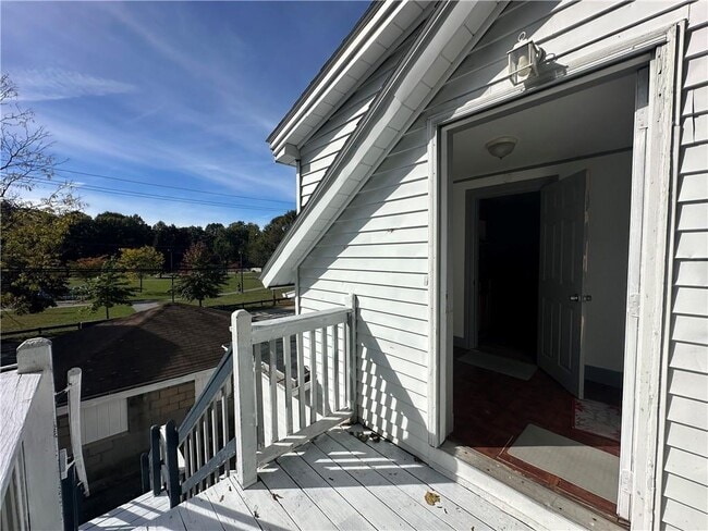 Building Photo - 24 Vale St Unit 2