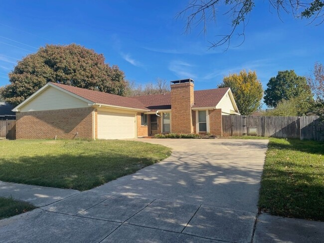 Photo - 2201 Sage Ln