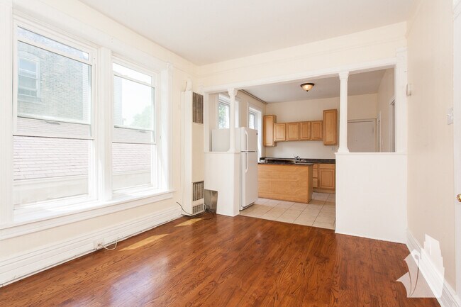 Photo - 1310 N Artesian Ave Unidad 2F