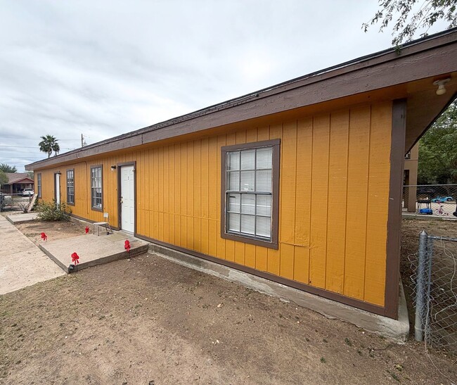 Building Photo - El Campito Apartments