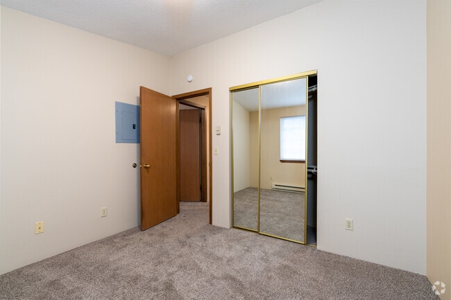 1BR, 1BA - 730SF