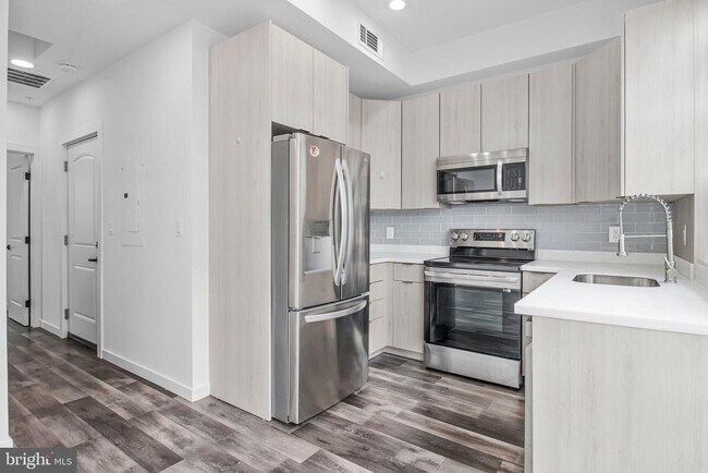 Photo - 506 H St NE Unit 302
