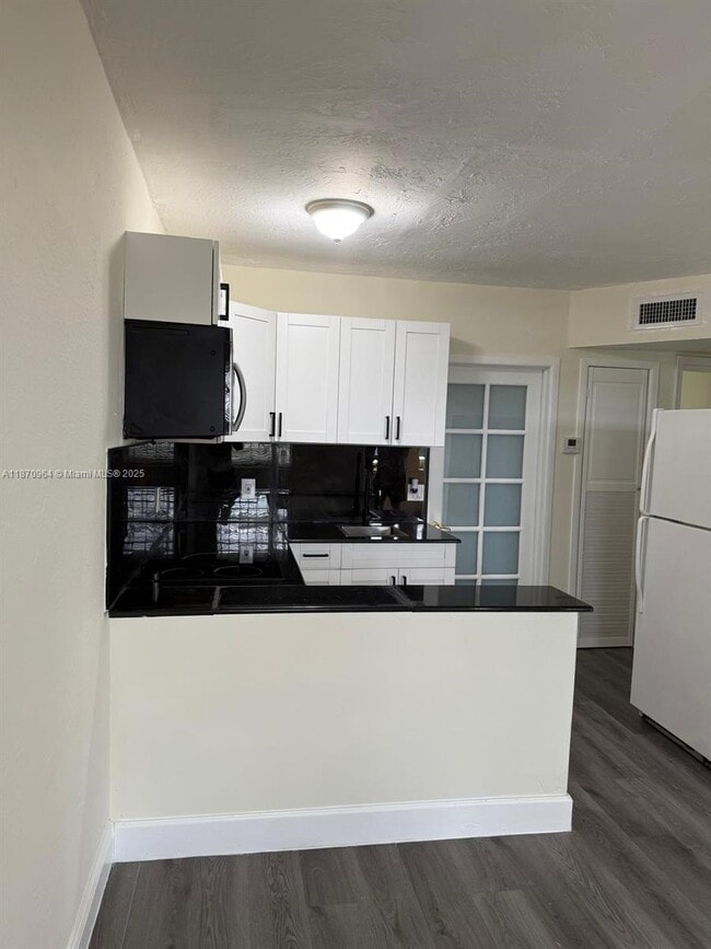 Building Photo - 4721 NW 33rd Ave Unit 4721 Rental