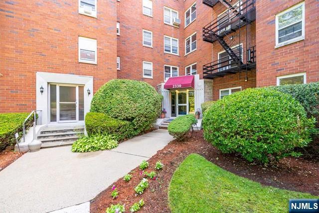 Photo - 2330 Linwood Ave Unit 4C