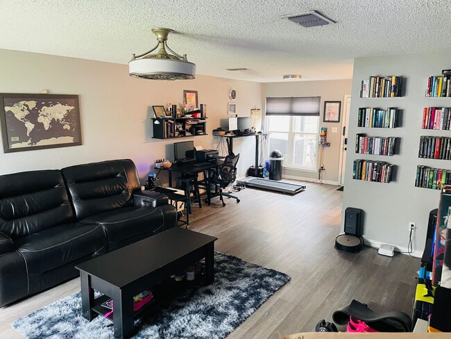 Photo - 5624 Giddyup Ln