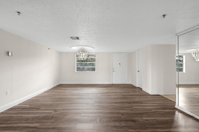 Dining Room - 3940 Inverrary Blvd Unit #404A