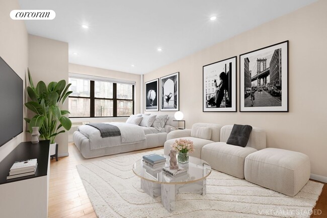 Building Photo - 414 E 88th St Rental
