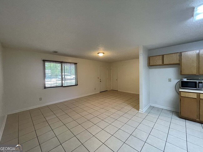 Photo - 205 Merlin Dr