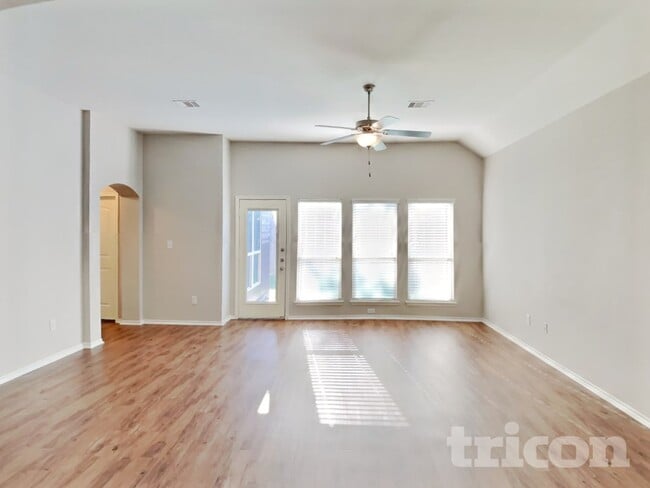 Photo - 1937 Briar Grove Dr