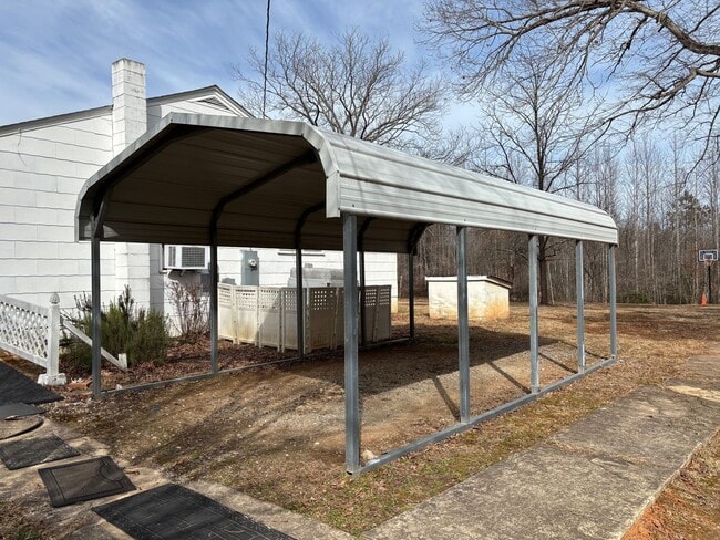 Photo - 3 BED, 1 BATH FARM HOUSE LOCATED IN STAR!