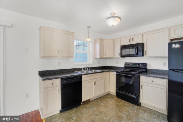 Photo - 655 Fisher Dr